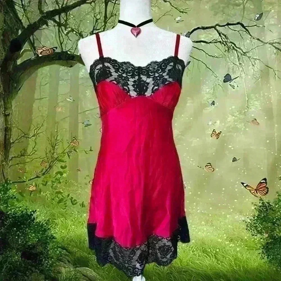 Y2k 90s Cherry Red Victoria’s Secret Silk Slip Size S - Picture 1 of 7